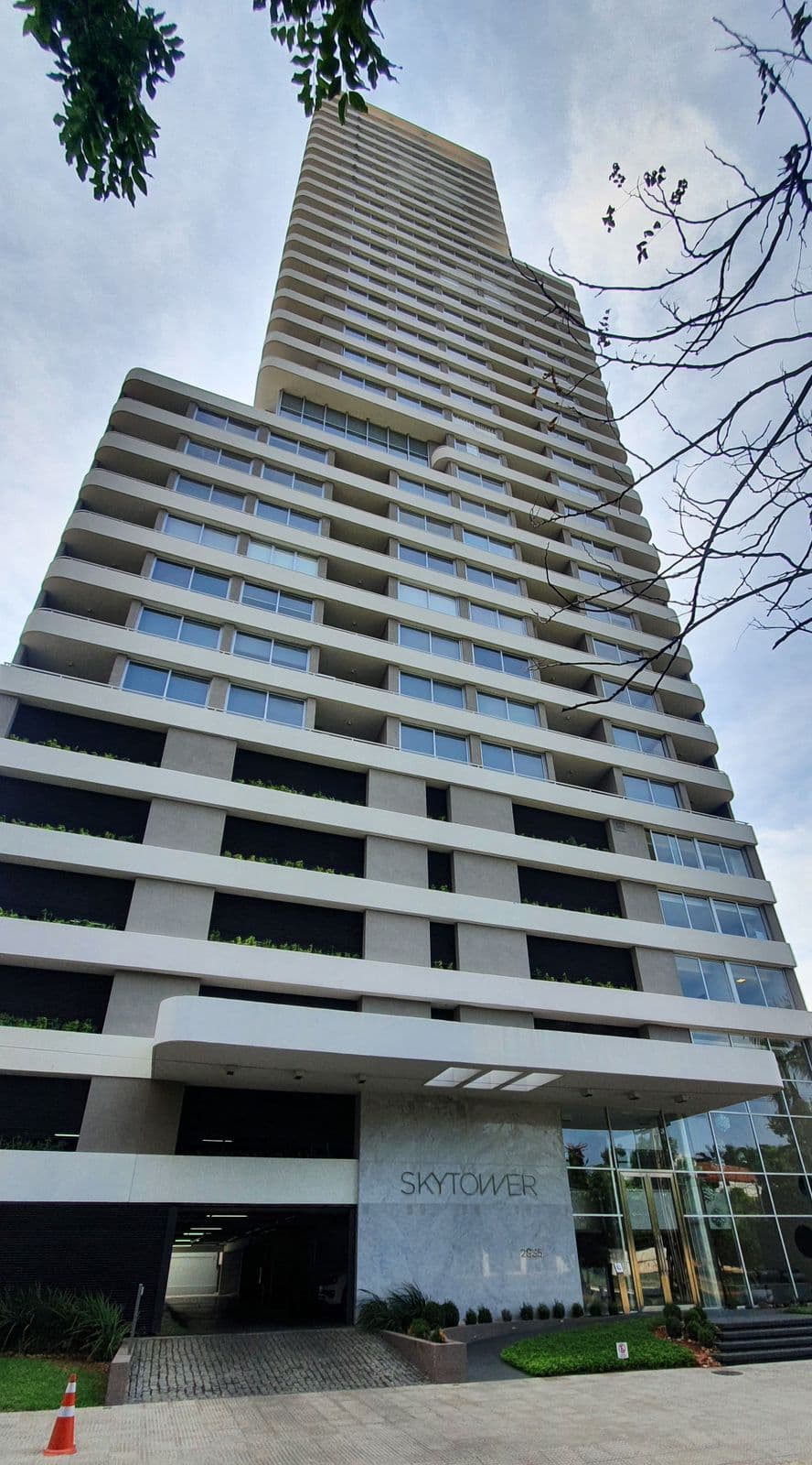 Alquilo Hermoso Depto - Edif Skytower