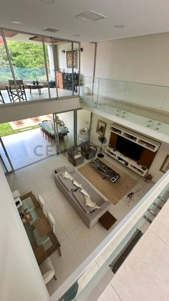 En venta Casa con amplitud y confort - Asunción, foto 2