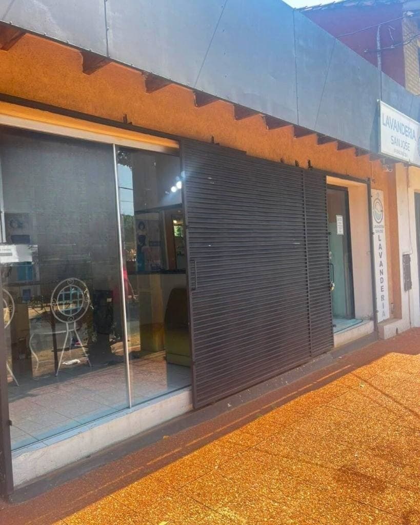 En venta Casa con 2 locales comerciales Barrio Mburucuyá, foto 1