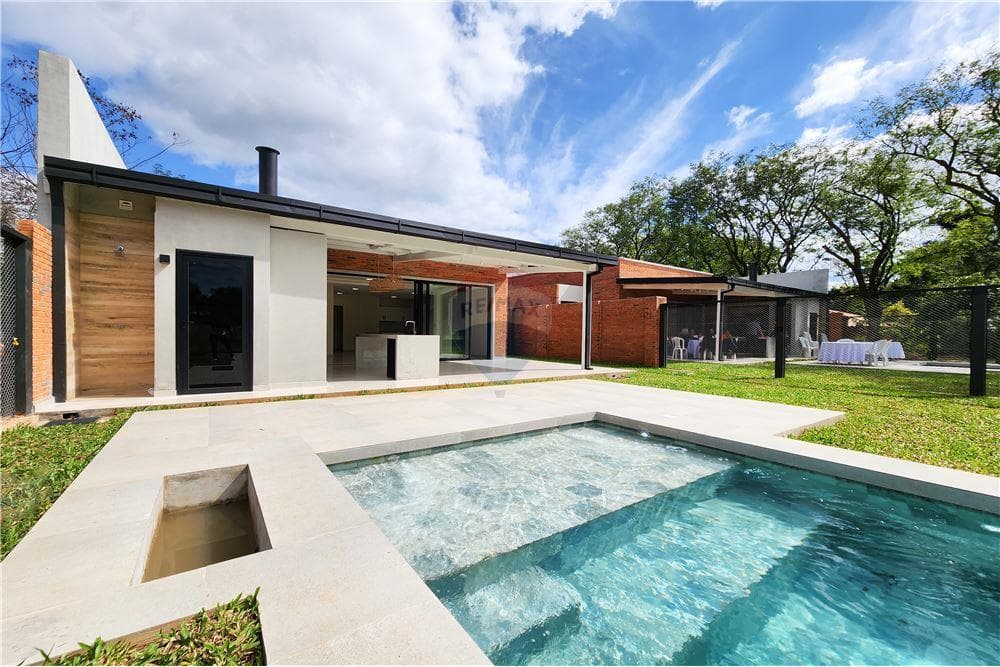 Casa - Venta - San Bernardino, Cordillera, Paraguay