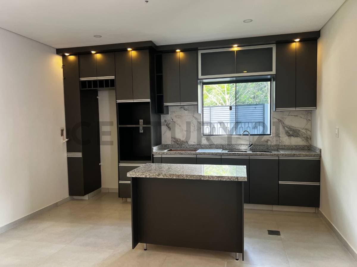 de Casa en Condominio en Luque, Central — foto 2