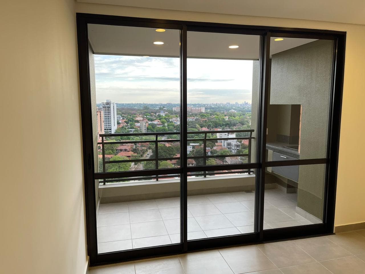Amplio Dpto De 2 Habit En Suite En Mburucuya — foto 3