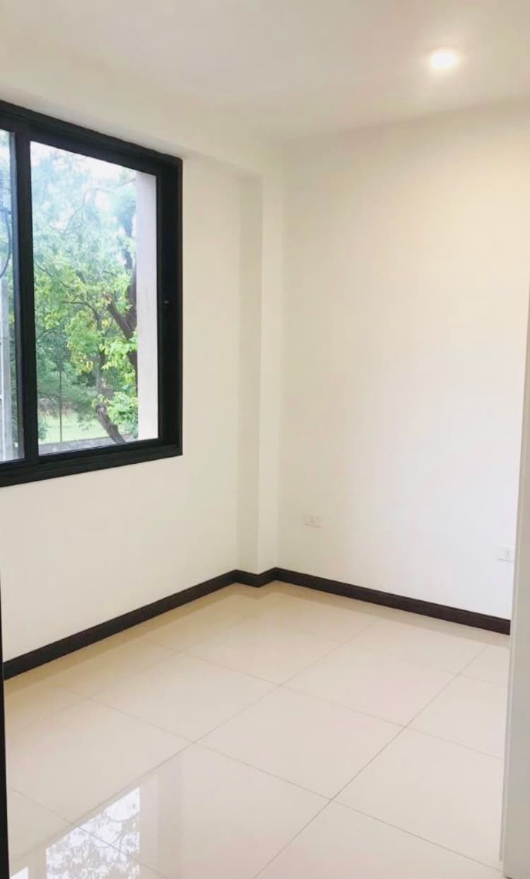 En alquíler hermoso departamento en alquíler zona Villa Morra — foto 4