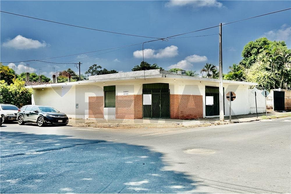 Salón comercial de 48 m2 a metros de esquina – San Lorenzo centro, foto 1