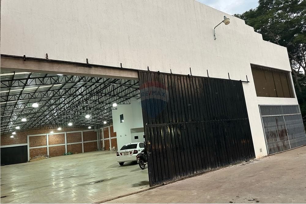 amplio depósito-tinglado con showroom en Mariano Roque Alonso, foto 5