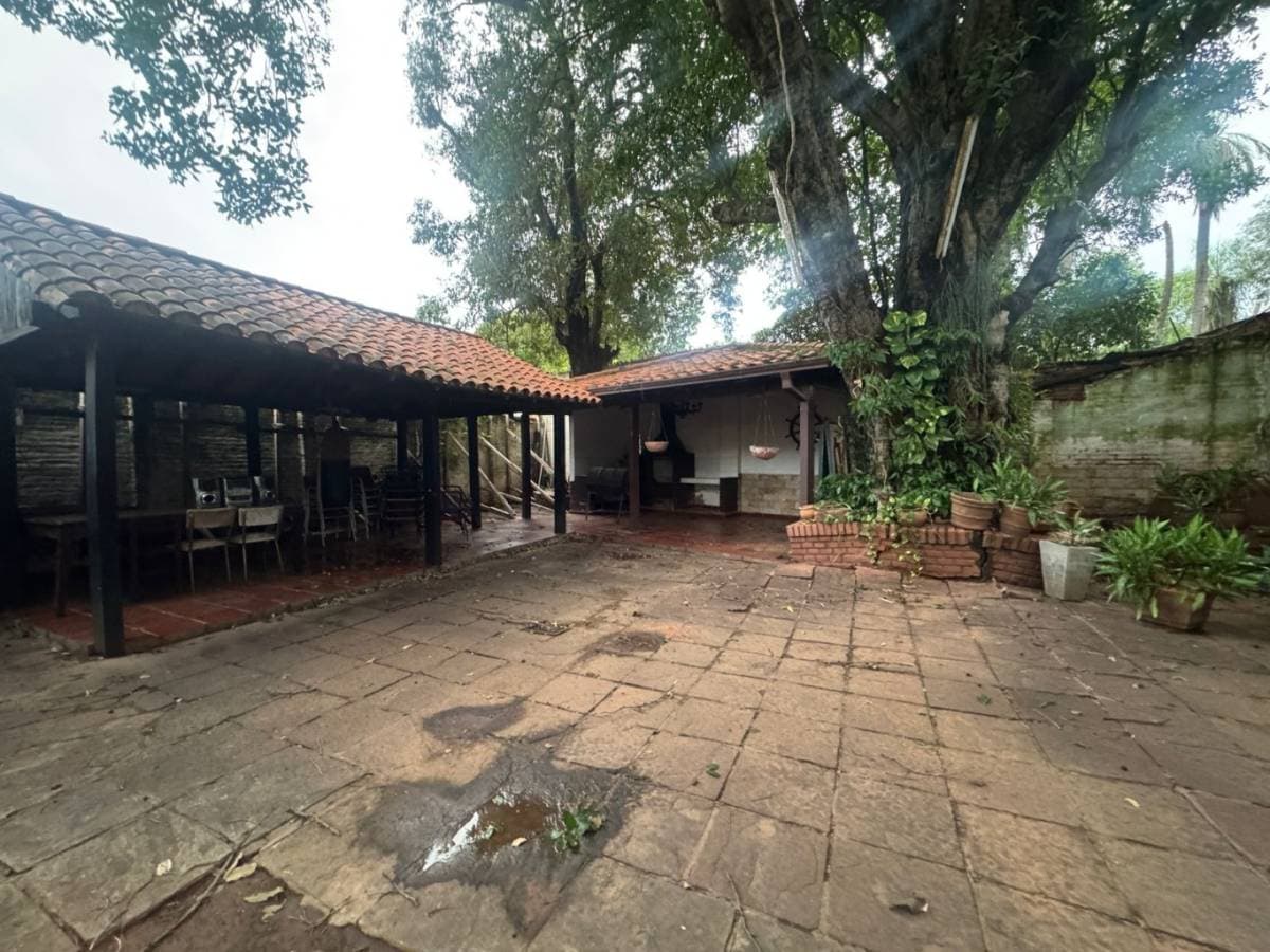 Casa a refaccionar sobre avda. Santisimo sacramento, foto 3