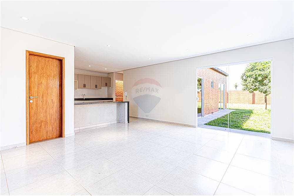 Casa - Venta - Central Luque, foto 2
