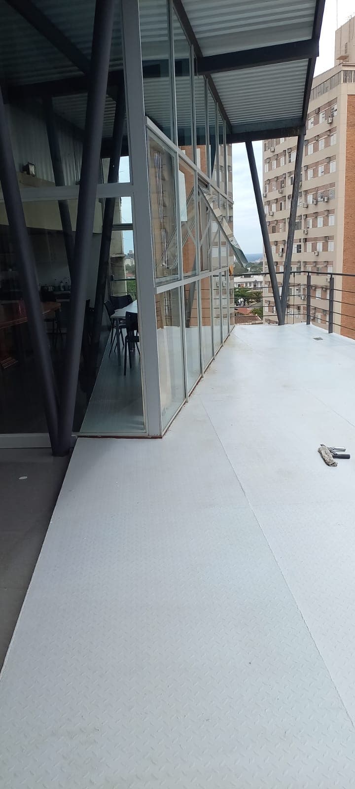 Edificio corporativo completo sobre avenida peru casi mariscal lopez con oficinas y estacionamientos atras, foto 3
