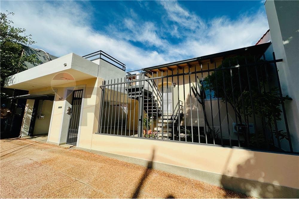 Casa/departamento De 2 Dormitorios + Cochera En Barrio San Rafael, Lambaré, foto 2