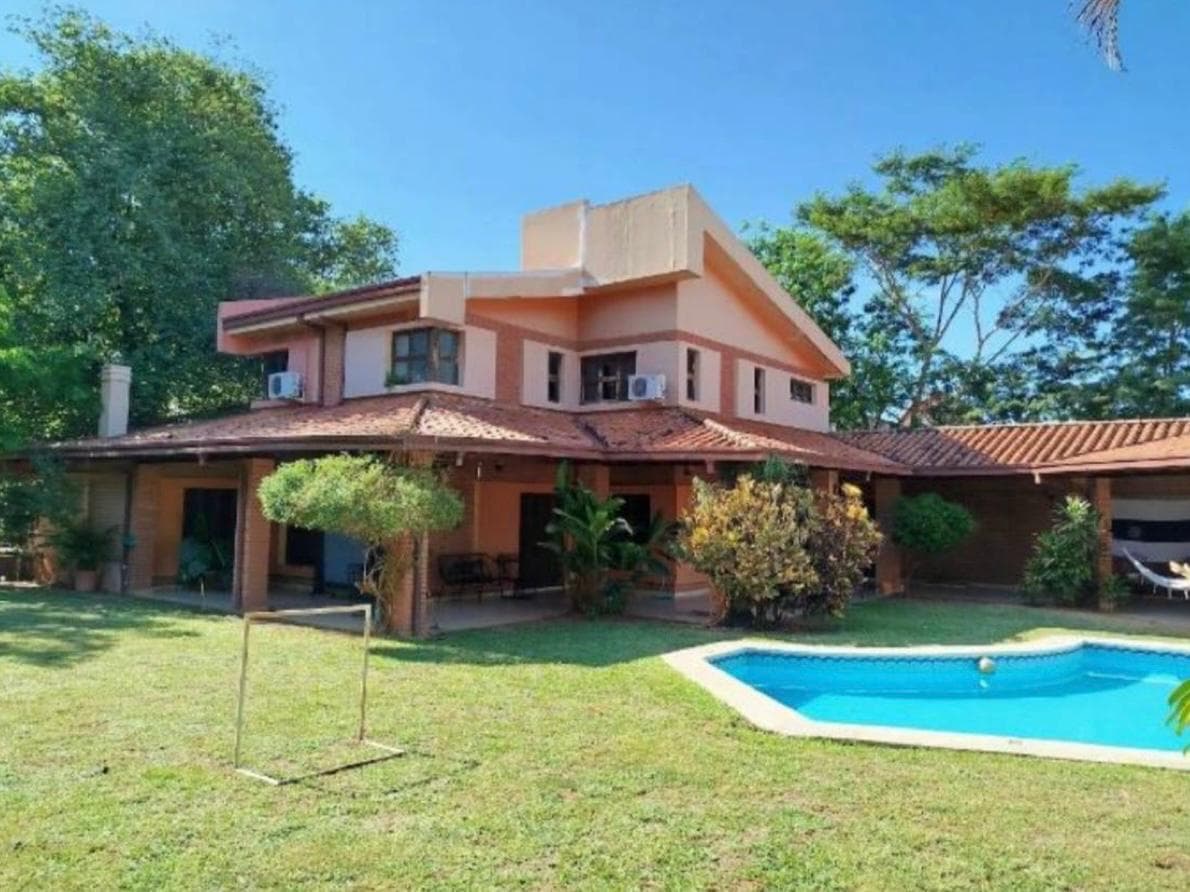 En Venta Amplia Casa En Barrio Felicidad De Lambaré V225, foto 1
