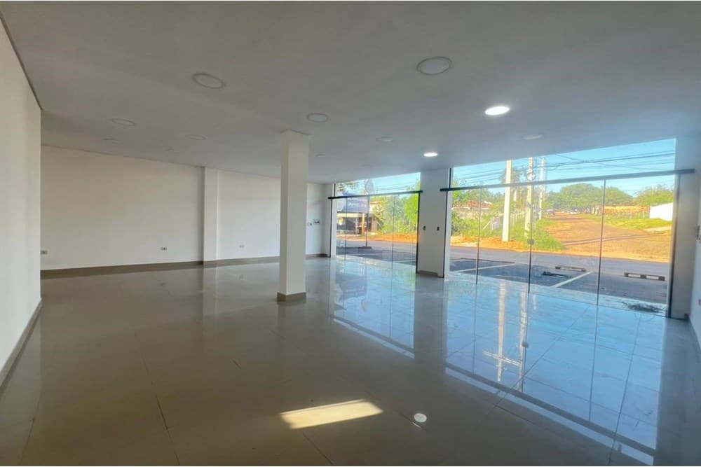 Amplio local comercial en Villa Elisa, foto 3