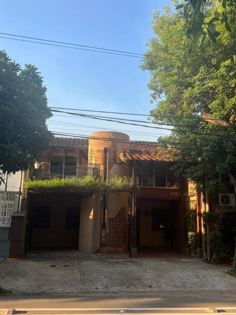 Propiedad en venta – Casa en Barrio Mburicaó, Asunción