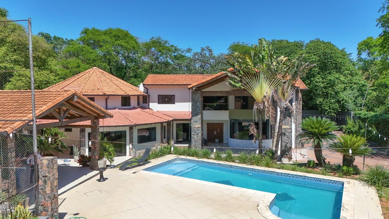 Casa de 6 habitaciones con Piscina y Patio en Asunción Bº Santa Librada — foto 2