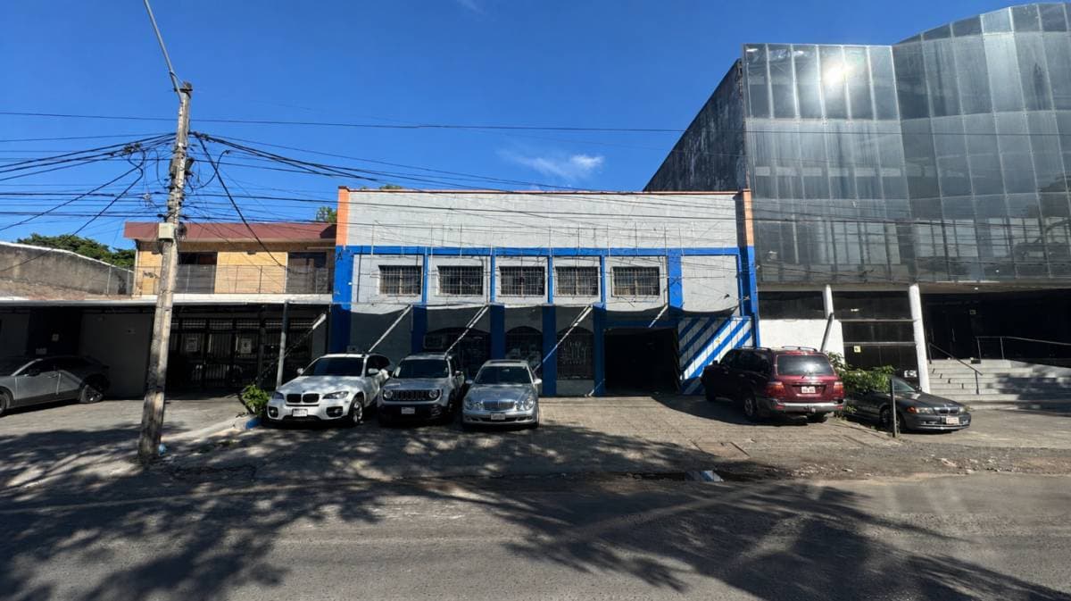 Tinglado en asuncion sobre avenida, foto 3