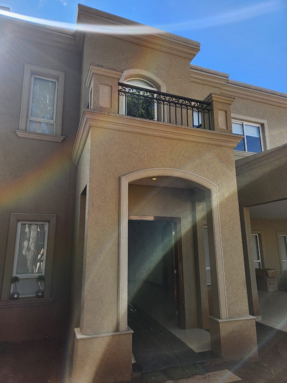 *alquilo hermosa residencia estilo toscano* barrio Herrera