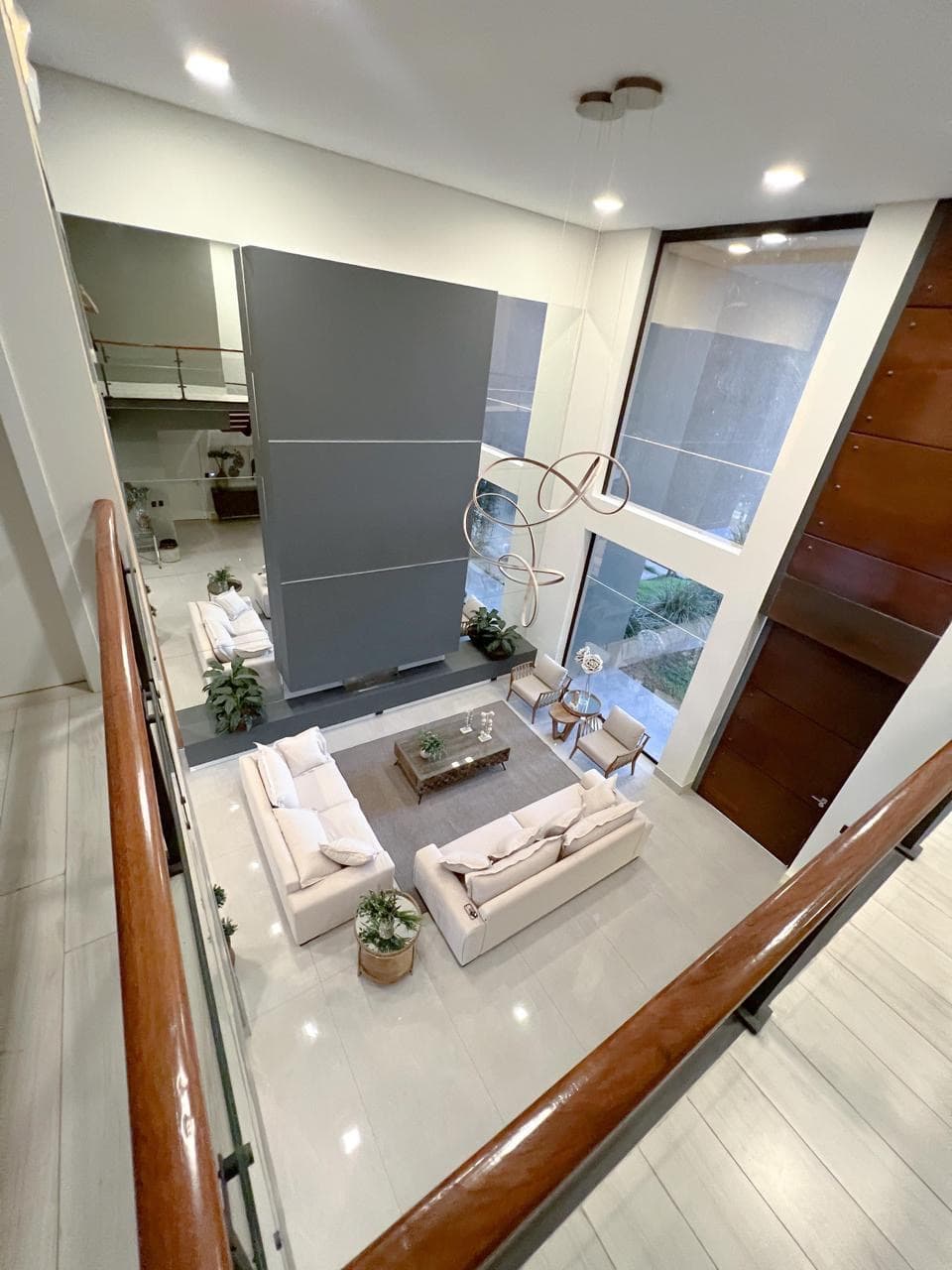 BELLA Residencia Minimalista Full Amoblada C/ 3 Suites + Escritorio, foto 2
