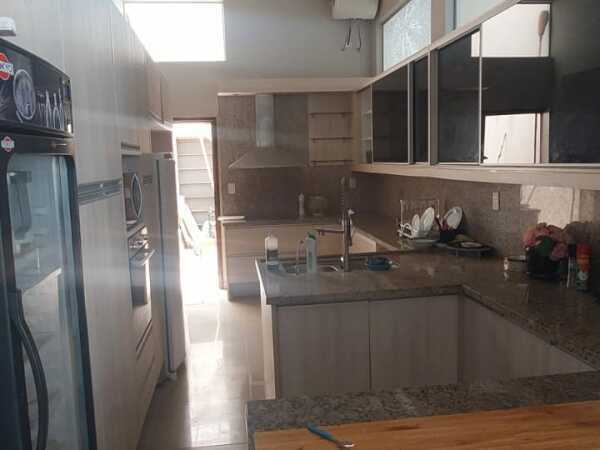 Lujosa y amplia residencia semi amoblada — foto 1