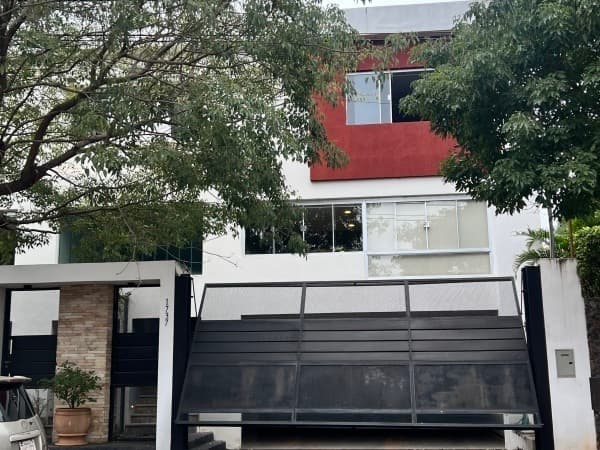 Alquilo hermoso duplex en barrio tembetary