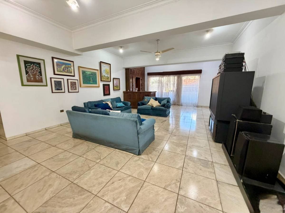 | Propiedad de gran escala en esquina – Barrio San Cristóbal, foto 3