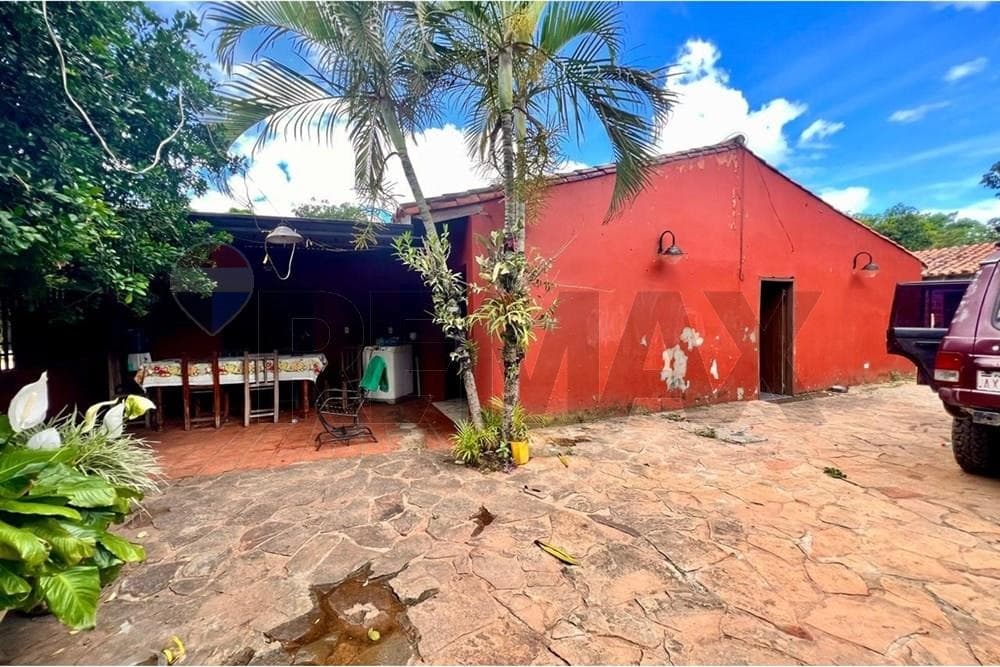 Casa amplia con potencial de renta en Mariano Roque Alonso