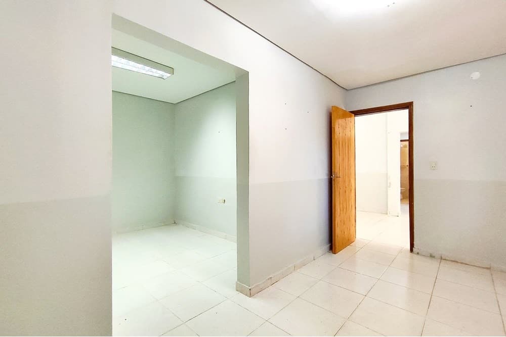Terreno en esquina en barrio residencial