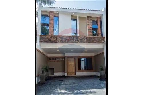 En venta duplex en el barrio Herrera, foto 1