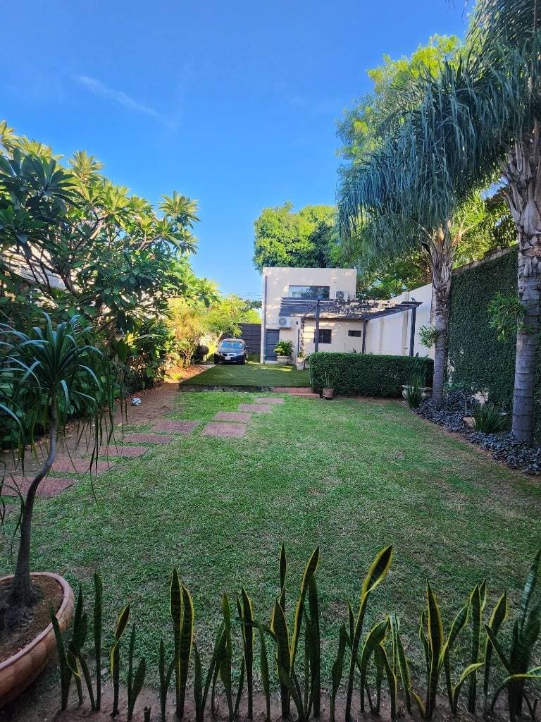de Residencia con Local Comercial Barrio Mburicaó, foto 5