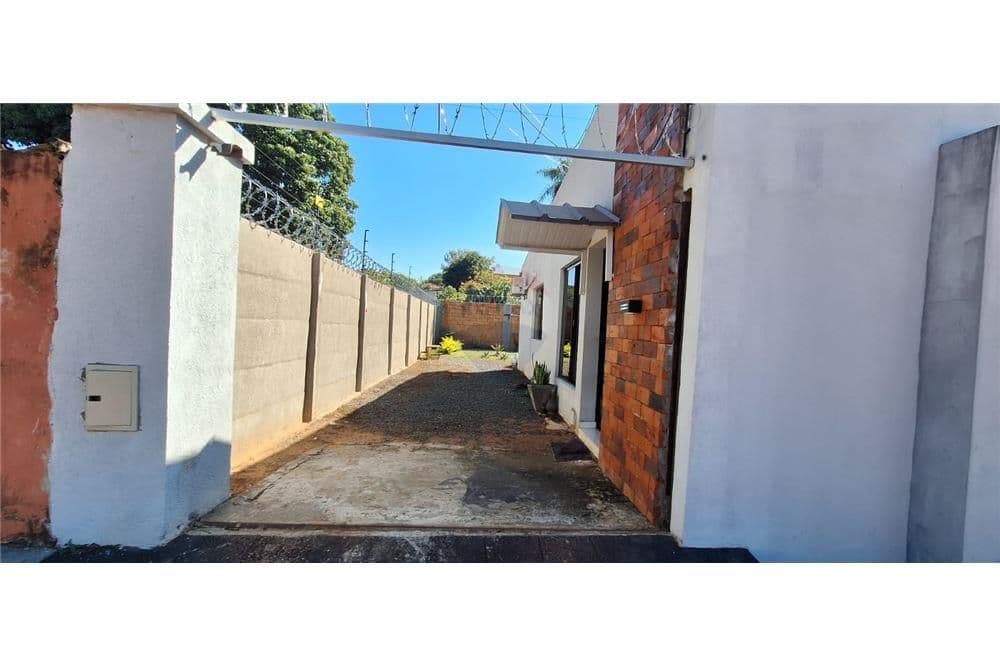 casa en Luque barrio Primavera ✨, foto 3