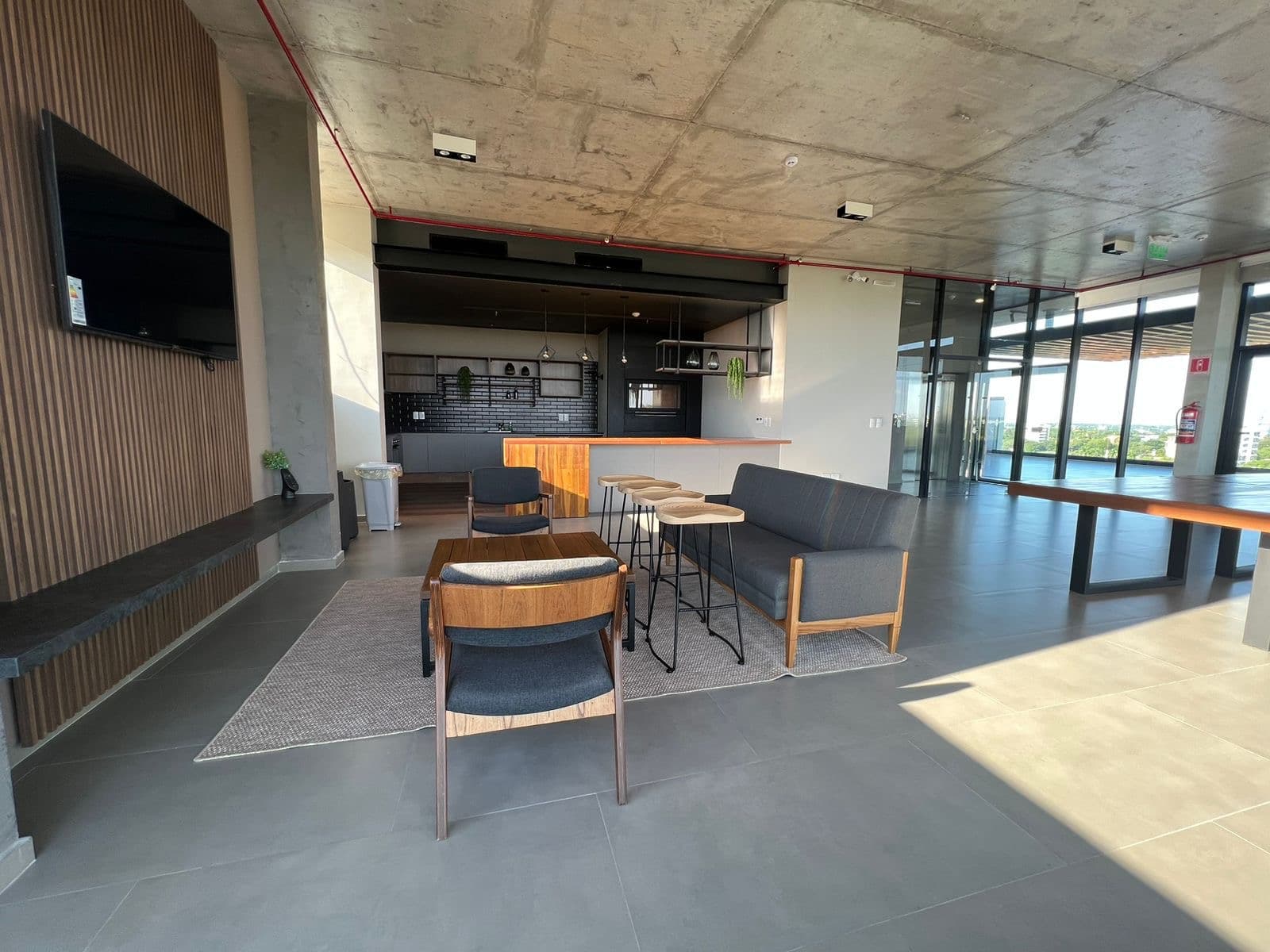 Departamento de 2 Dormitorios con 1 cochera Edif Plaza Pacheco, foto 2