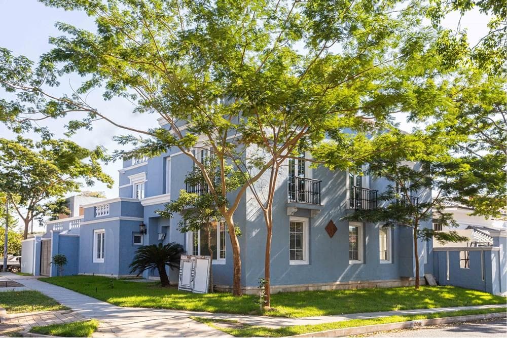 imponente Residencia en el Barrio Manora — foto principal