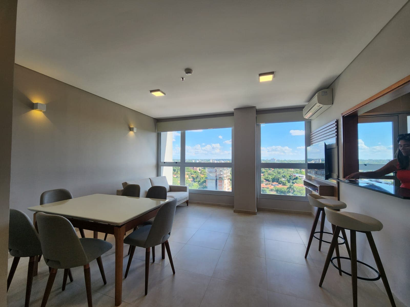 Departamento Amoblado en Edificio Miranda zona Santa Teresa — foto 1