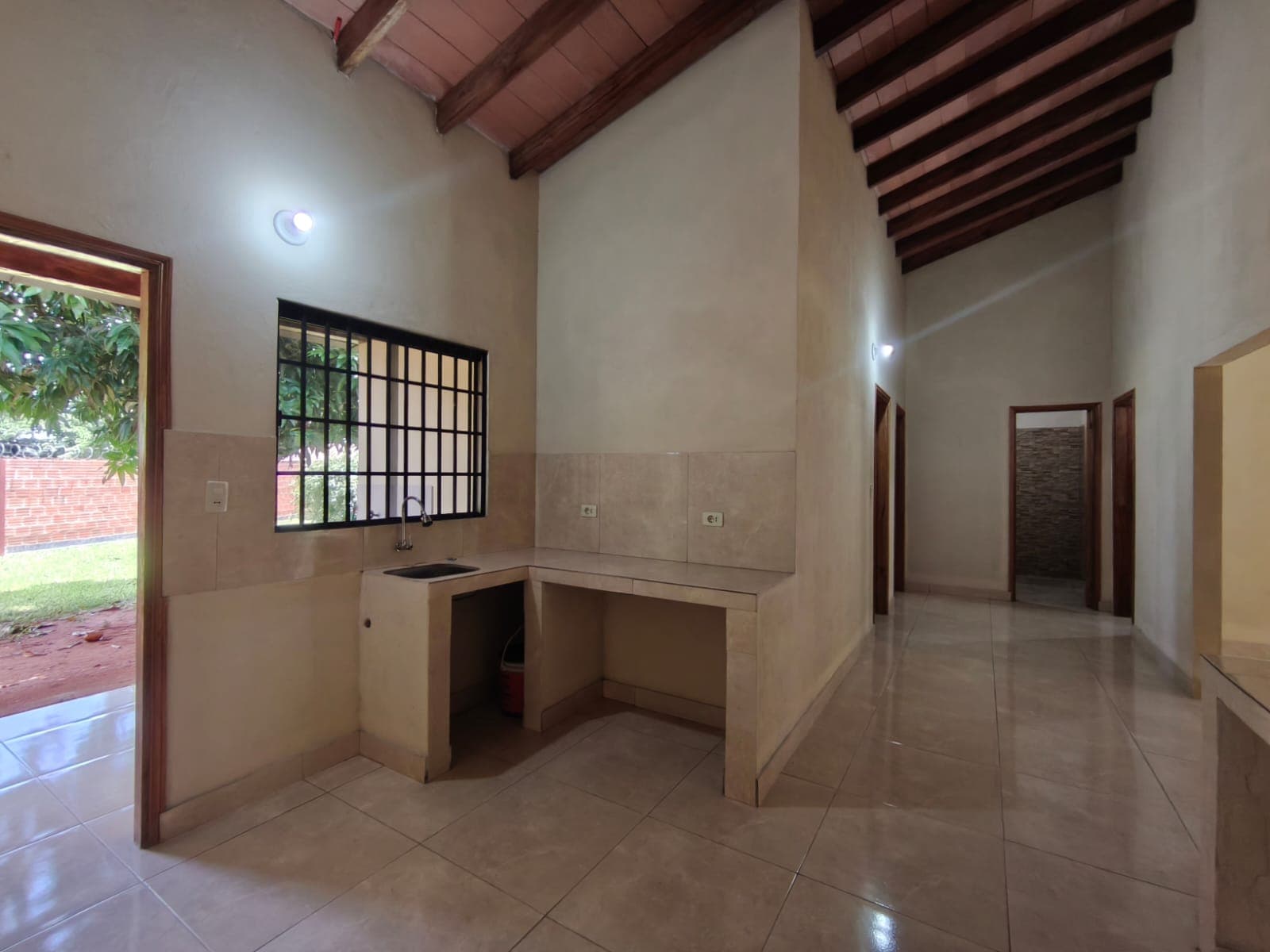 Vendo casa a estrenar en Villa Elisa b° picada