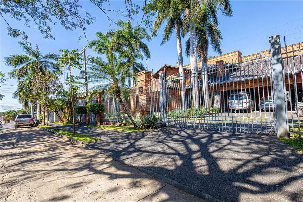 Residencia - Alquiler - Madame Lynch, Paraguay, foto 2