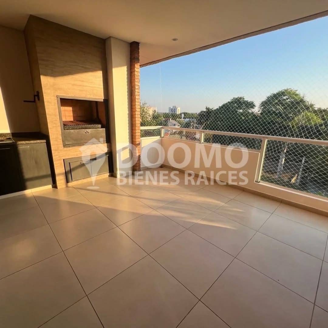 En alquiler hermoso y amplio departamento tres habitaciones barrio Herrera — foto 3
