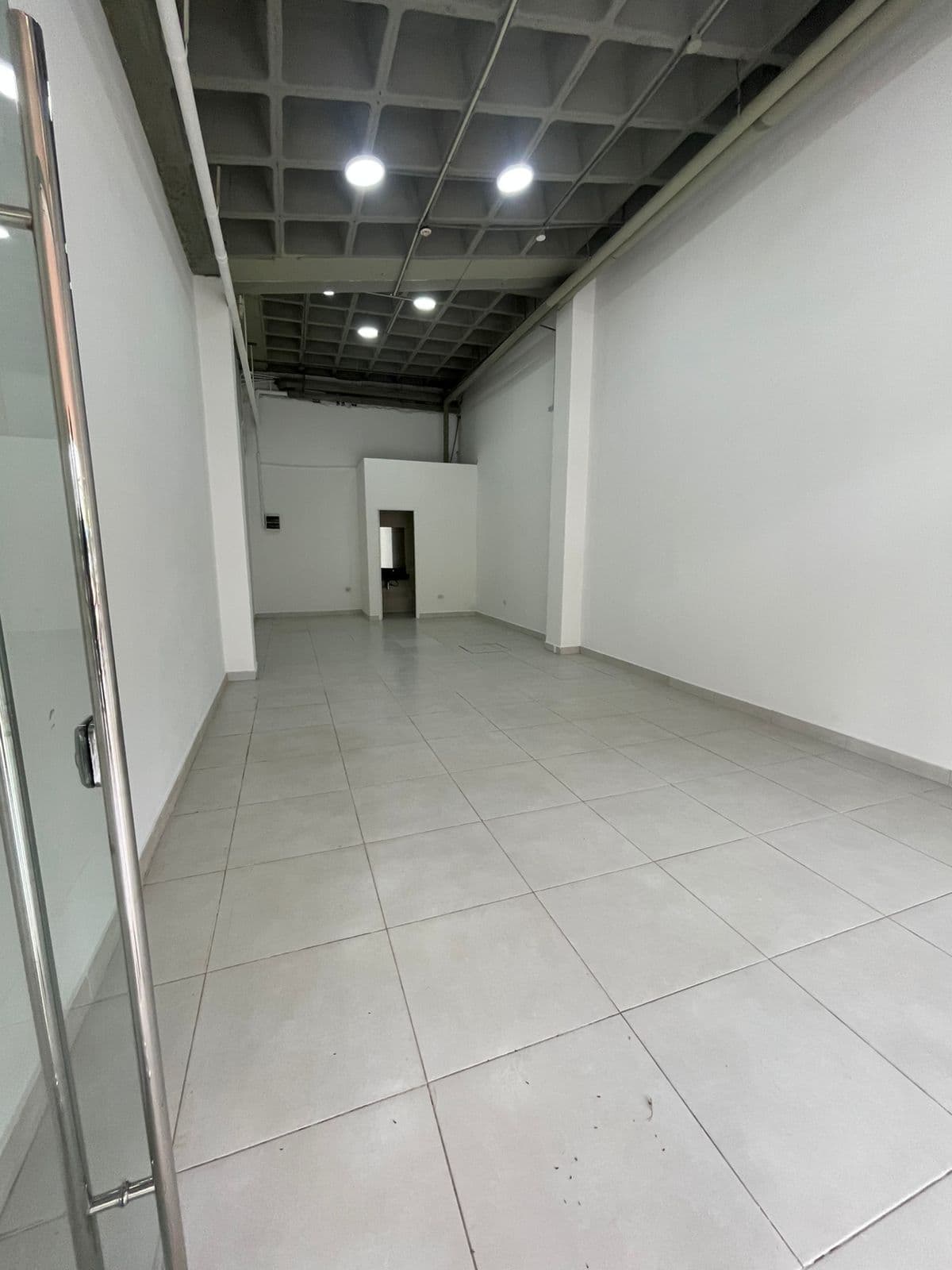 En alquiler local comercial en villamorra, foto 2