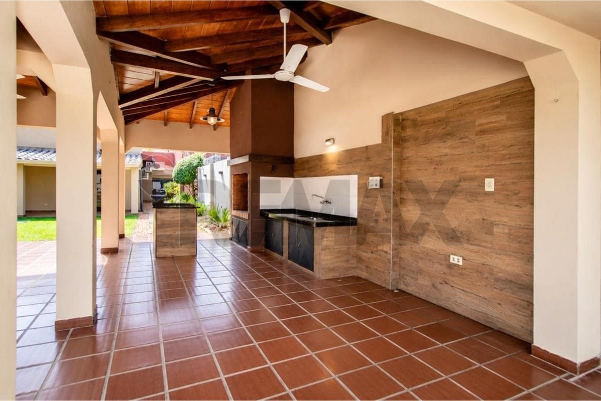 Hermosa residencia en el barrio san vicente asuncion