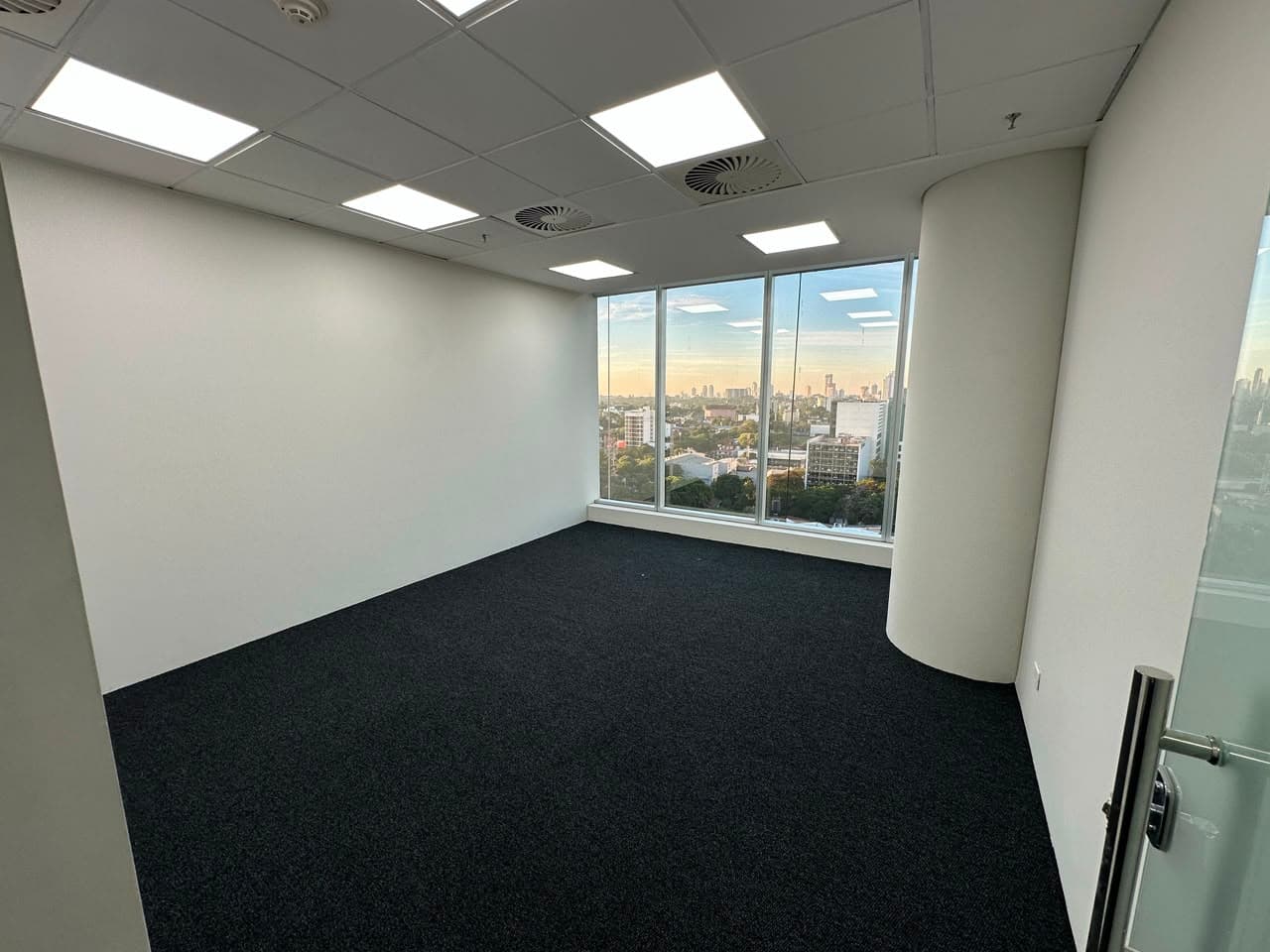 Oficina Corporativa En Alquiler En Torres Las Américas, foto 2