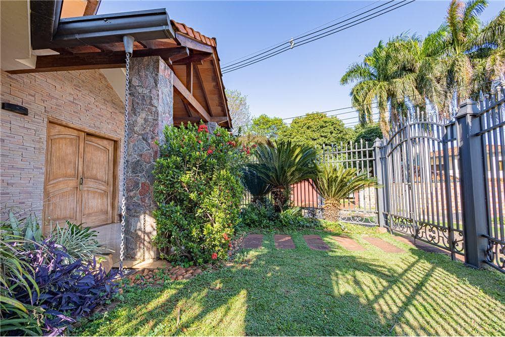 Hermosa Residencia en Esquina - Lambaré, foto 4