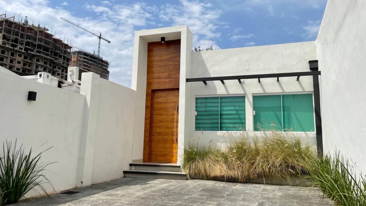 Chalet amoblado de 2 dormts en barrio Las Lomas, foto 2