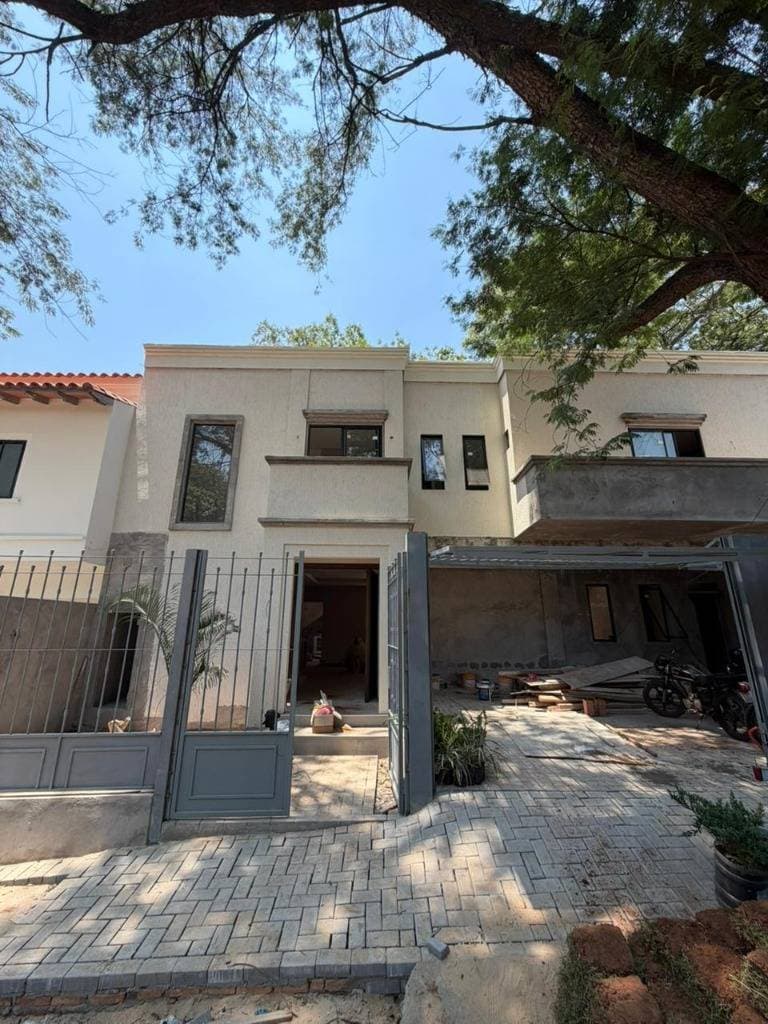 Residencia a estrenar de 3 dormitorios en suite, barrio mburucuya, foto 5