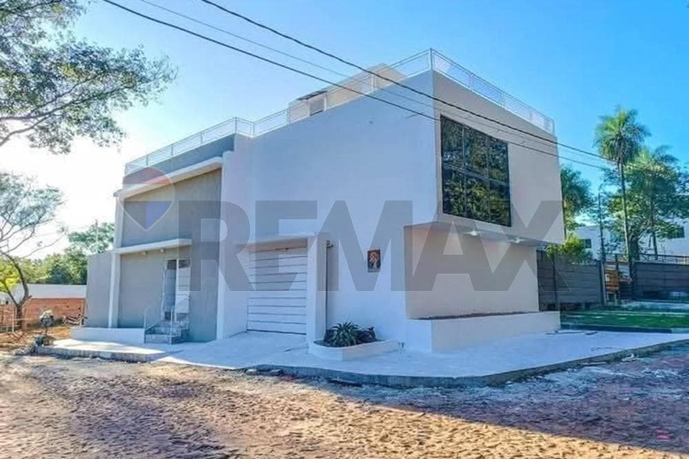 Venta-tríplex-altos del golf-lambare