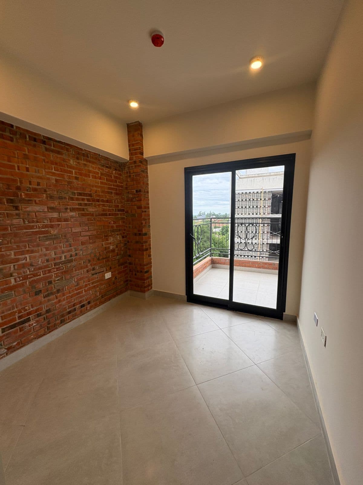departamento de 2 habitaciones en Fernando de la Mora Zona Ingavi, foto 3