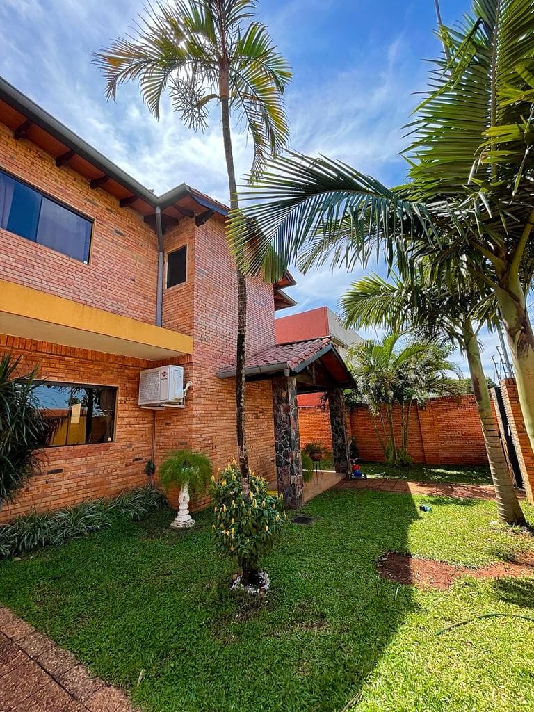 En venta hermosa residencia en Luque con renta activa, foto 2