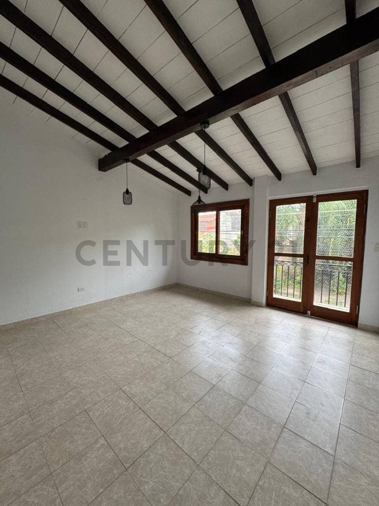 casa de 4 dormitorios + consultorio independiente Barrio Jara z/ Textilia, foto 3