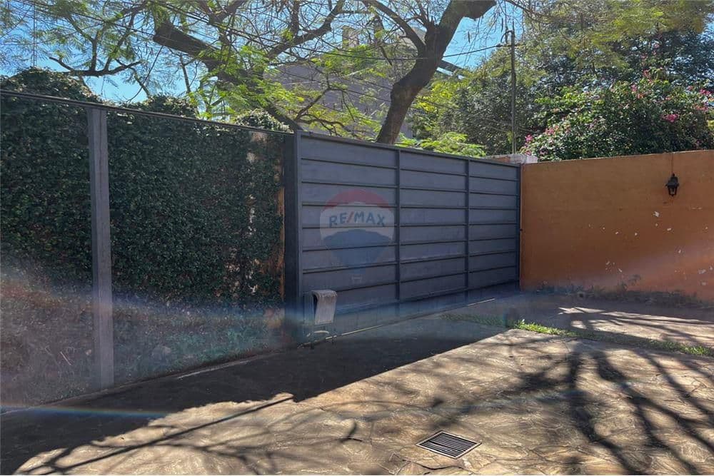 Terreno con casa a refaccionar en Carmelitas, foto 5