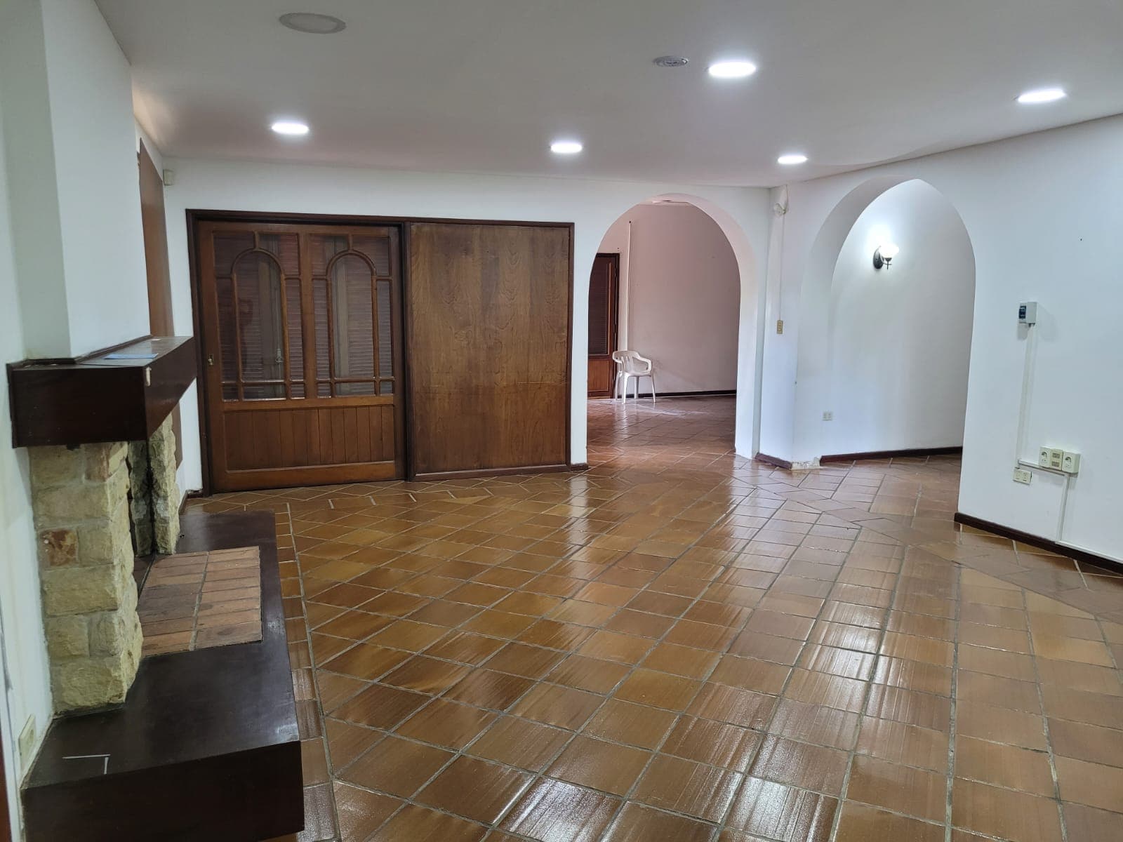 Vendo Amplia Casa de 4 Dormitorios en Barrio San Cristobal - CLHO7590110