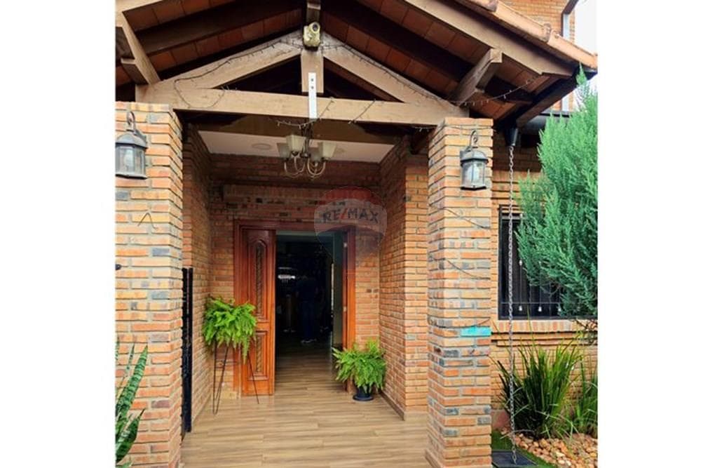 Casa de 2 Plantas (420 m²) con Piscina en Laguna Grande, Fernando de la Mora, foto 3