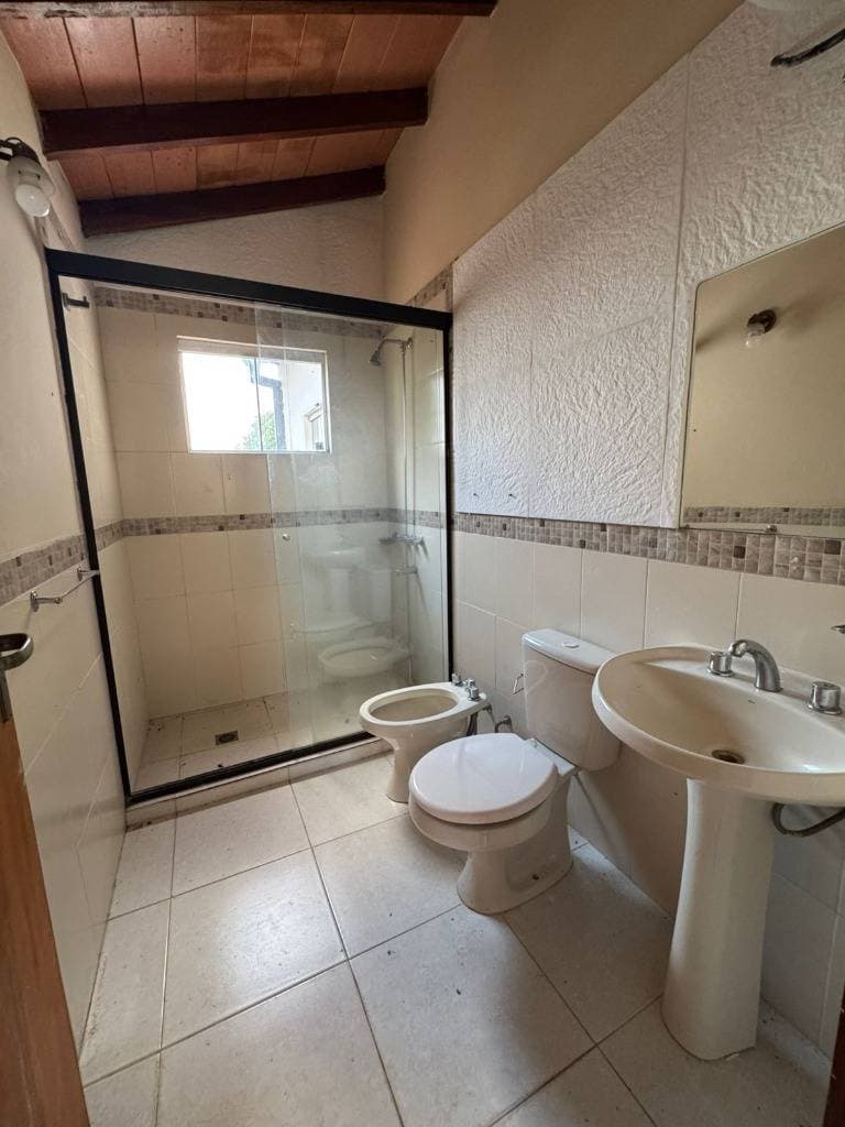Amplio duplex en condominio cerrado en lambare — foto 5
