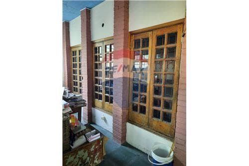 Propiedad comercial en lambare . Barrio Kennedy, foto 2