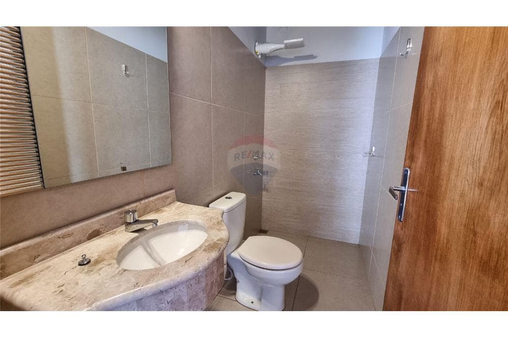 Casa de 4 Dormitorios en PB en Lambaré, foto 4